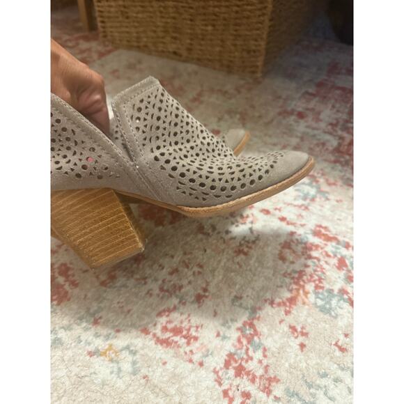 Jeffrey Campbell Rosalee Tan Suede Cutout Ankle Booties Size 8 - Picture 11 of 11